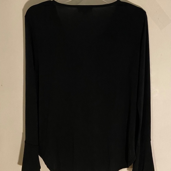 Flared long sleeve black knot top - Picture 3 of 3